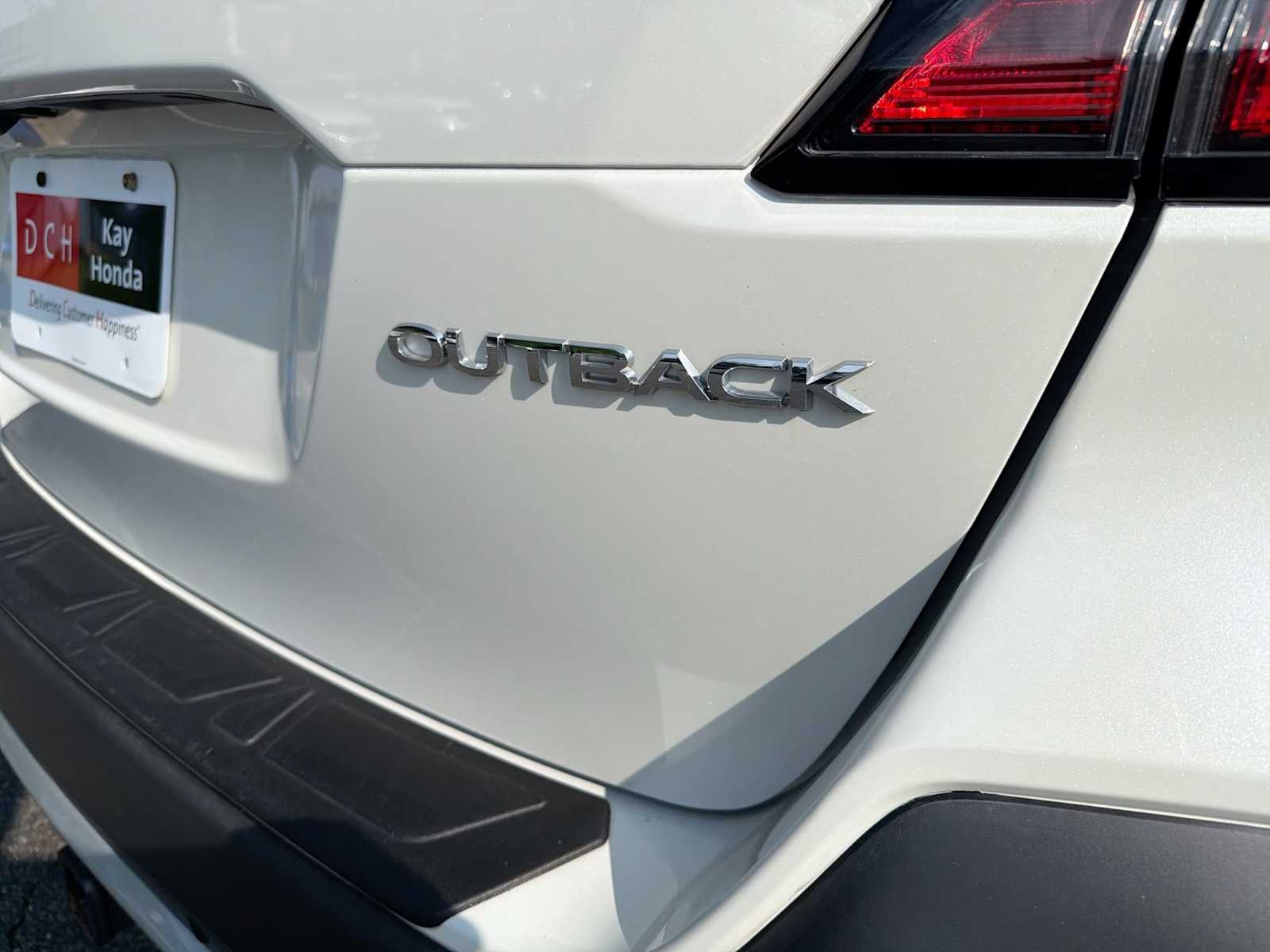 Used 2021 Crystal White Pearl Subaru Limited image 18