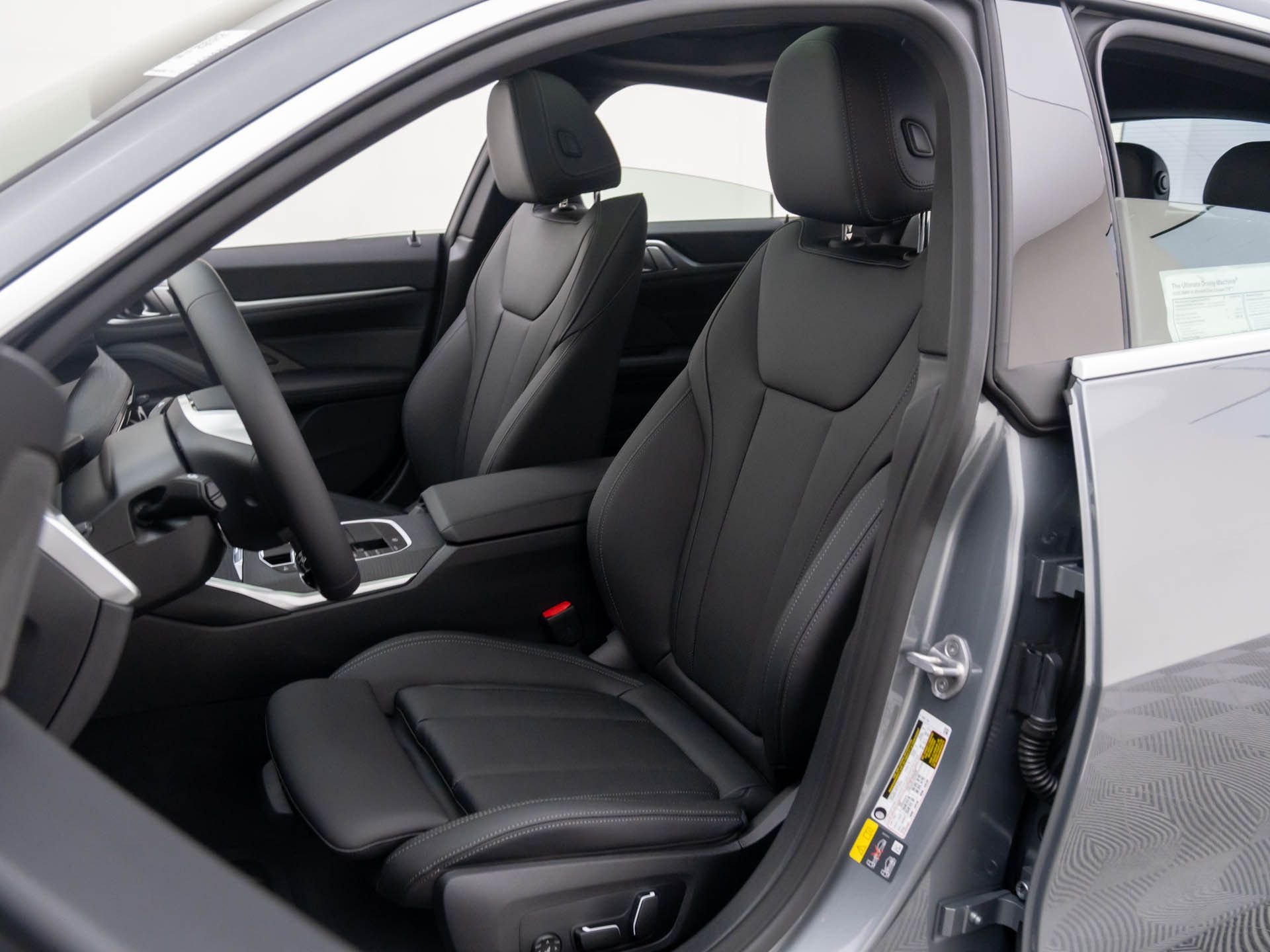 New 2026 Skyscraper Grey Metallic BMW xDrive40 image 16