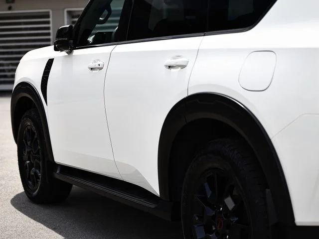 Used 2025 Aspen White/Super Black Nissan PRO-4X image 8