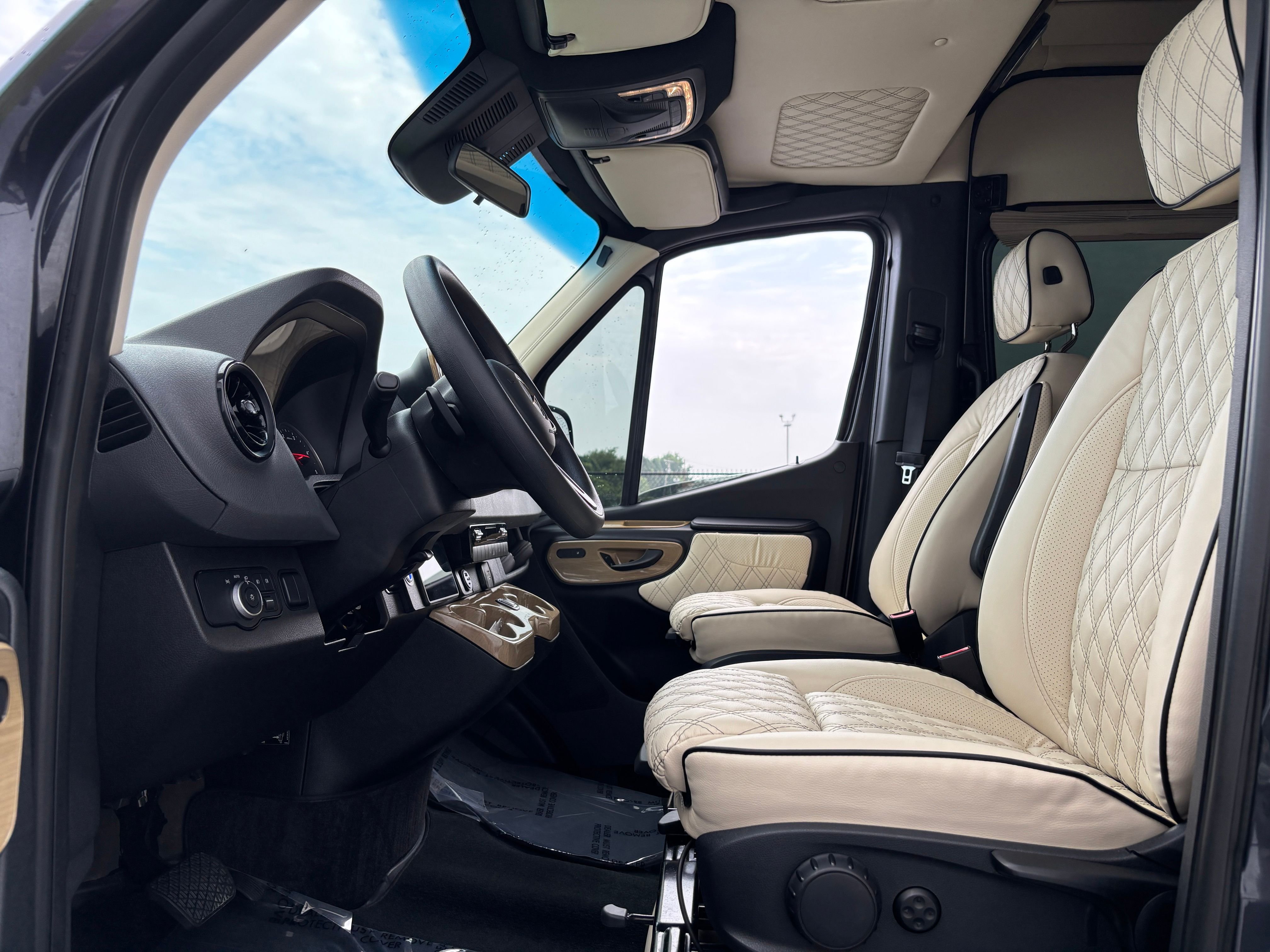 Used 2021 Gray Mercedes-Benz Midwest Touring image 15