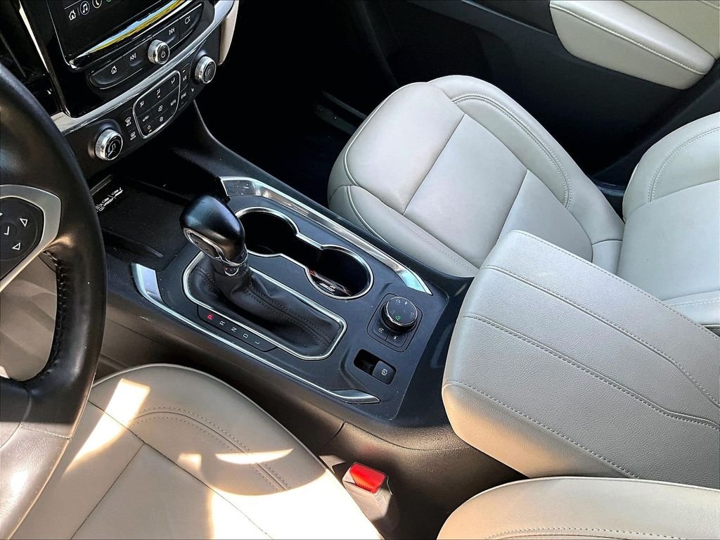 Used 2022 Silver Ice Metallic Chevrolet LT Leather image 21