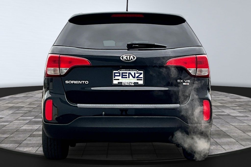 Used 2014 Black Kia EX image 5