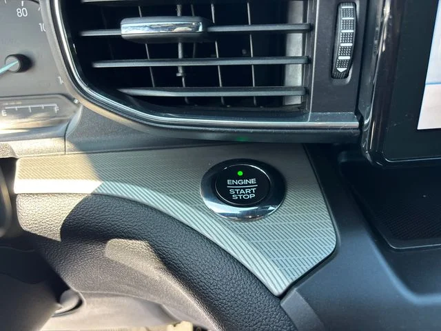 Used 2020 Black Ford XLT image 18