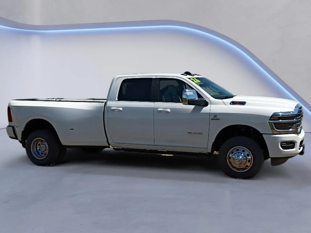 New 2026 Bright White Clear-Coat Exterior Paint RAM Laramie image 8