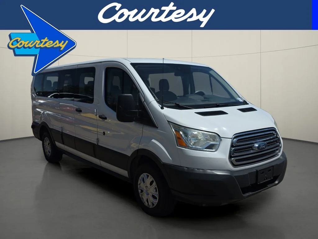 Used 2016 White Ford XLT image 1