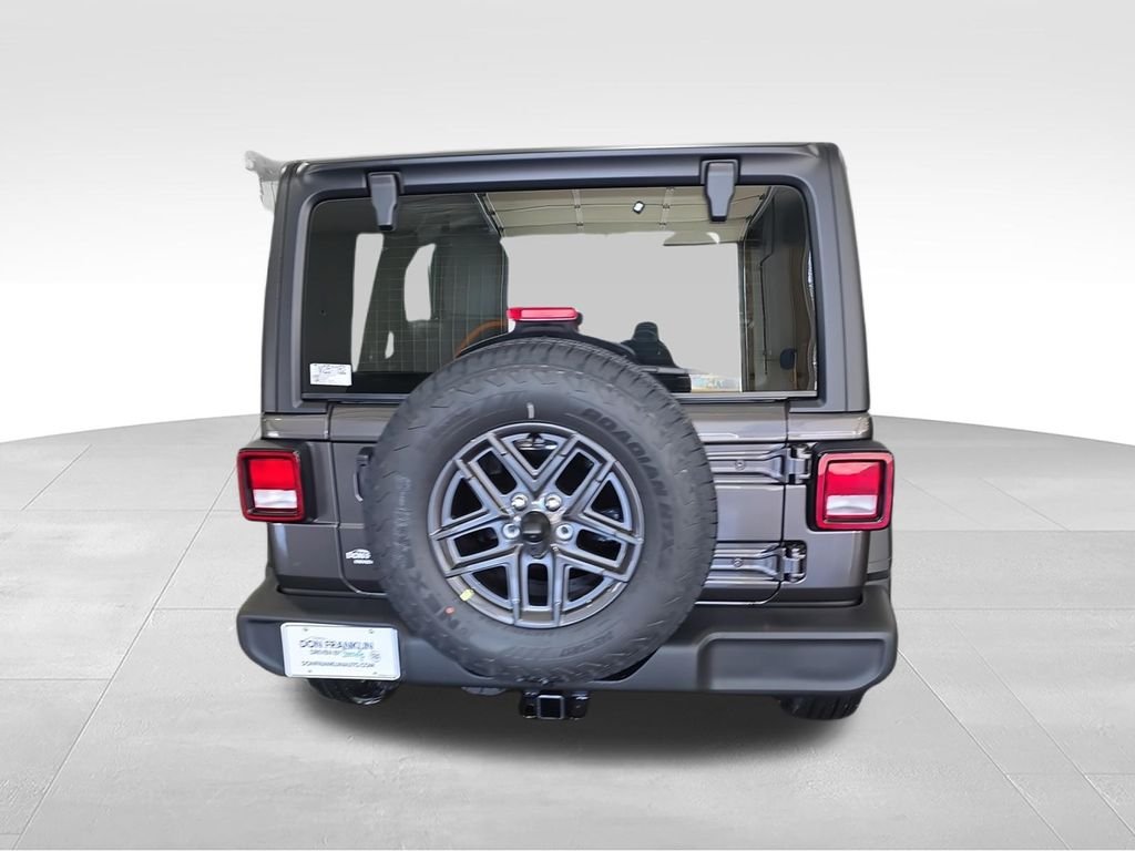 New 2026 Granite Crystal Metallic Clear-Coat Exterior Paint Jeep Sport image 7