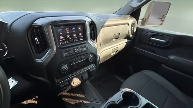 Used 2022 Summit White Chevrolet Custom image 25