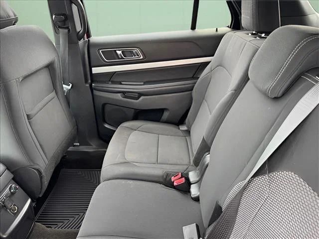 Used 2017 Red Ford XLT image 8