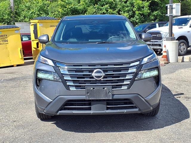 Certified Used 2025 Gun Metallic Nissan SV image 5