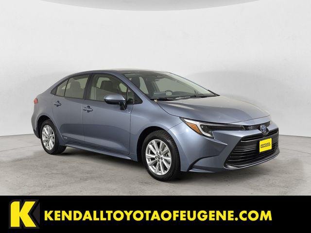 Certified Used 2025 CELESTITE GRAY ME. Toyota  image 3