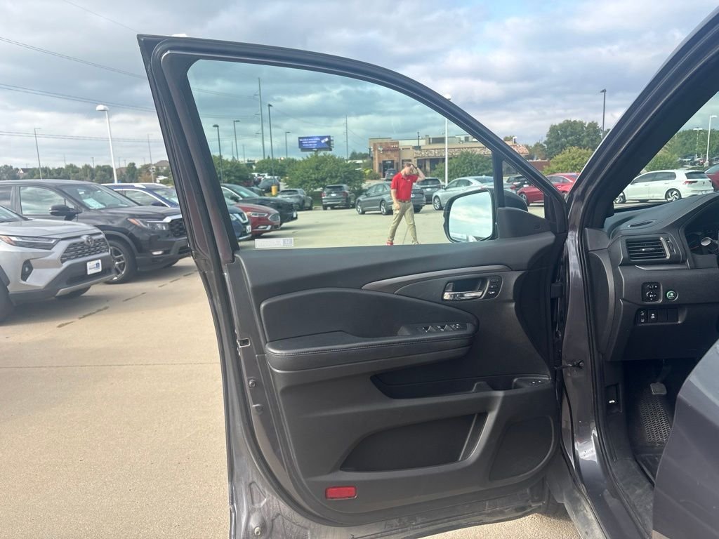 Used 2019 Gray Honda EX-L image 9
