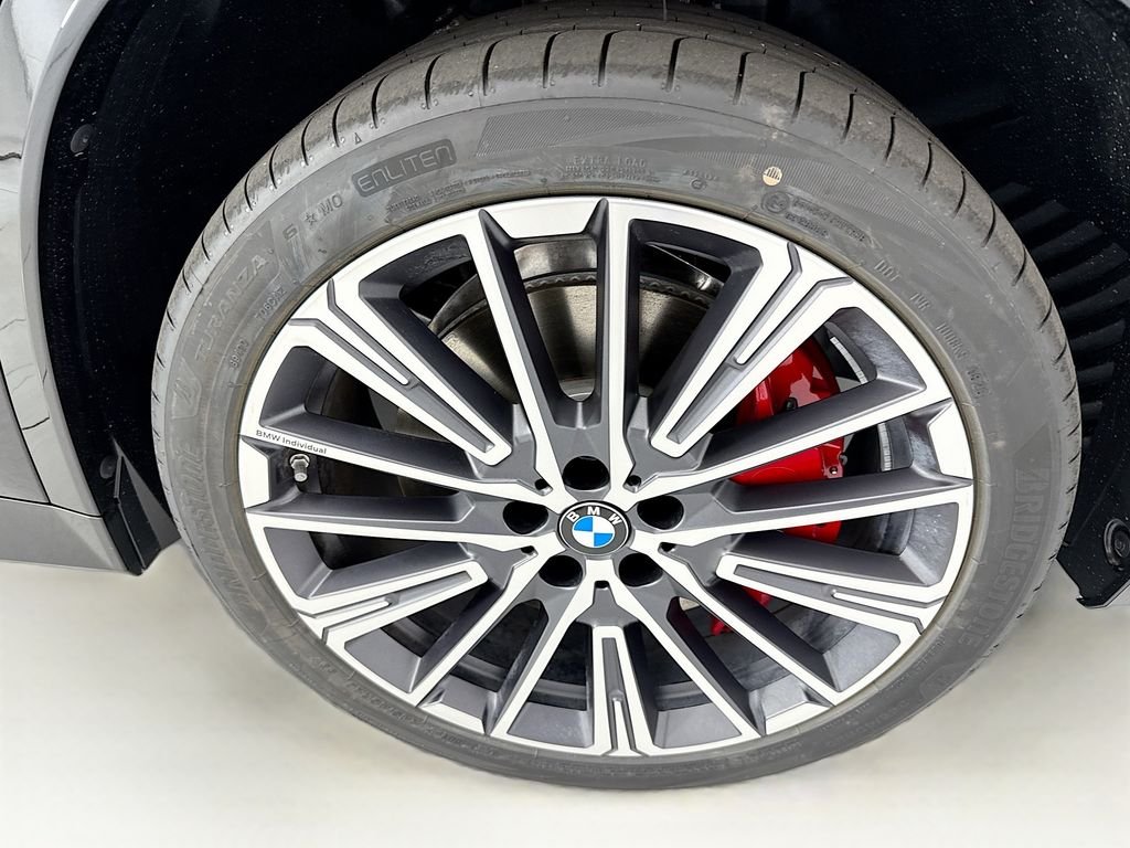 New 2026 Black Sapphire Metallic BMW xDrive28i image 31