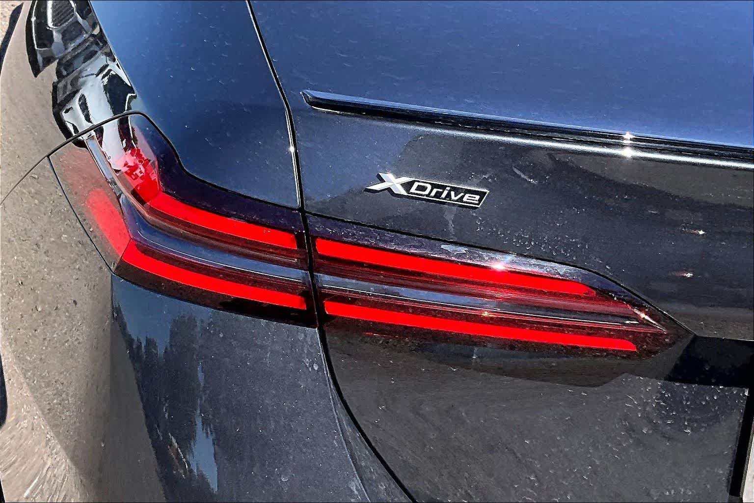 New 2027 Dark Graphite Metallic BMW 530i xDrive image 14
