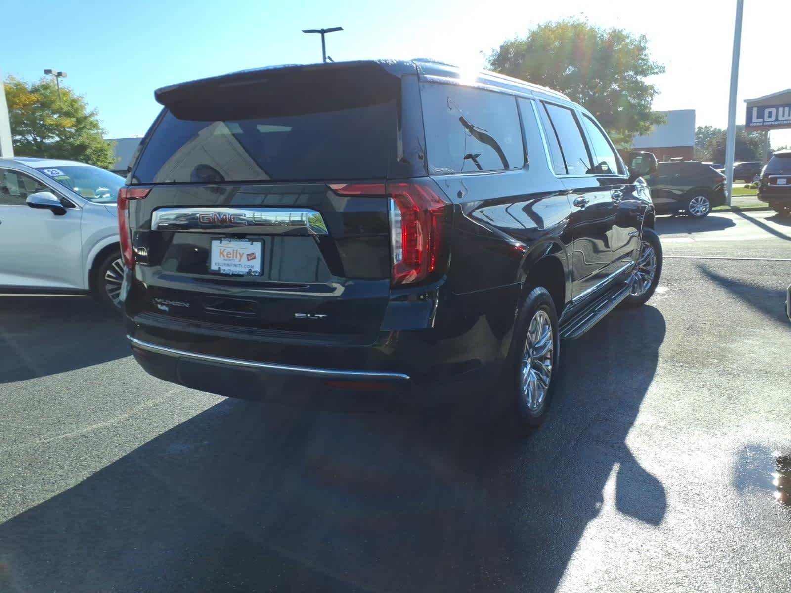 Used 2023 Onyx Black GMC SLT image 4