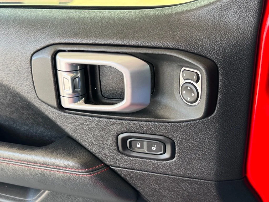 Used 2020 Red Jeep Unlimited Rubicon image 35