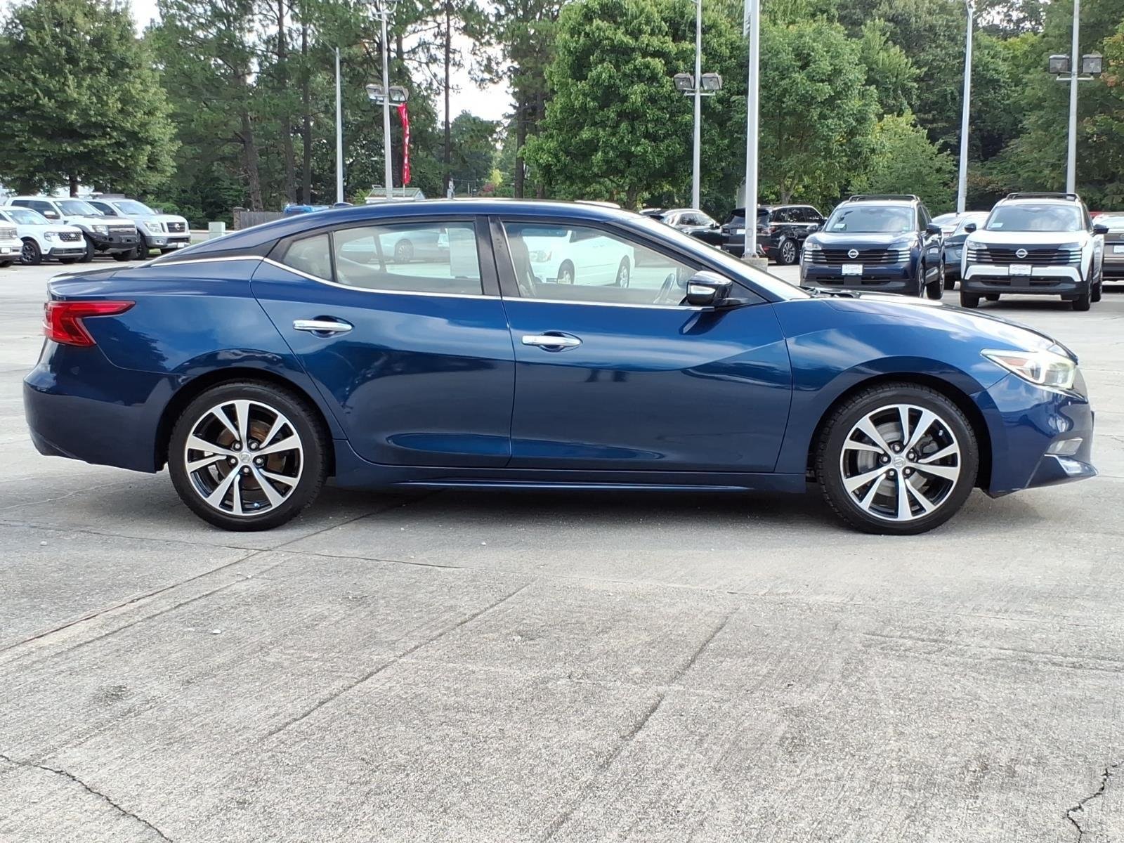 Used 2018 Deep Blue Pearl Nissan SV image 6
