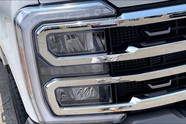 New 2026 Star White Metallic Tri-Coat Ford F-250® King Ranch® image 35
