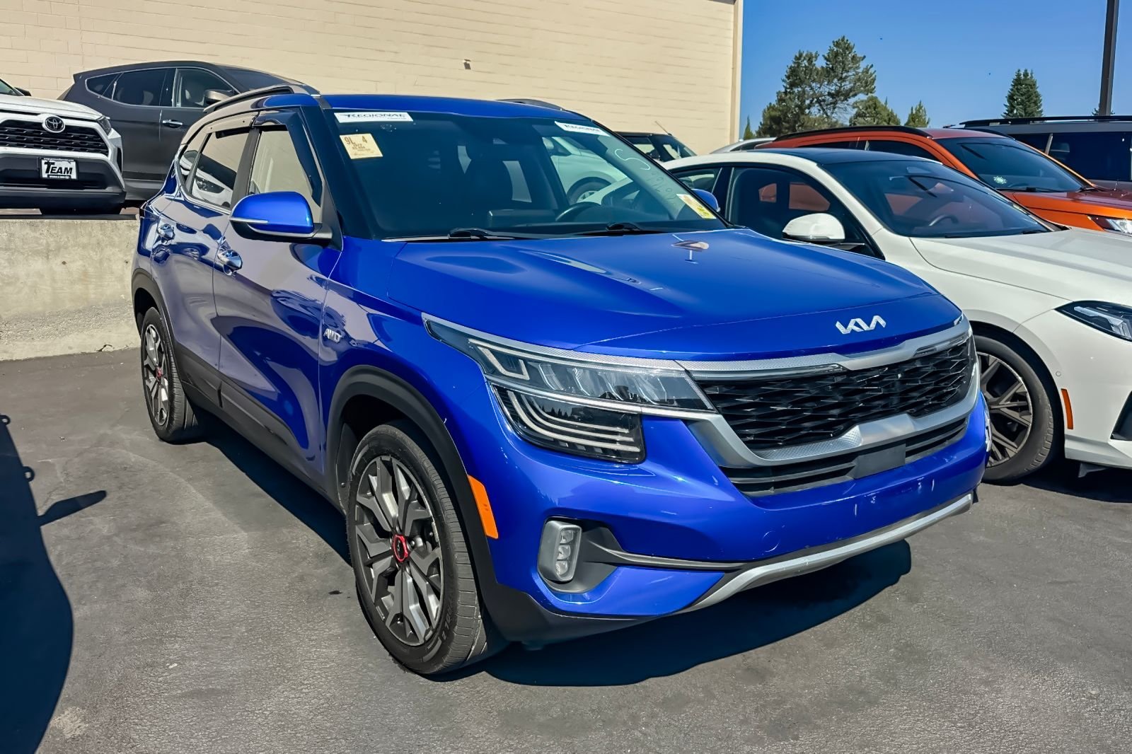 Used 2022 Blue Kia SX image 2