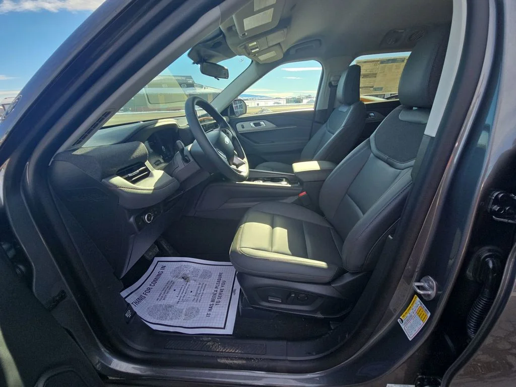 New 2026 Carbonized Gray Metallic Ford Active image 13