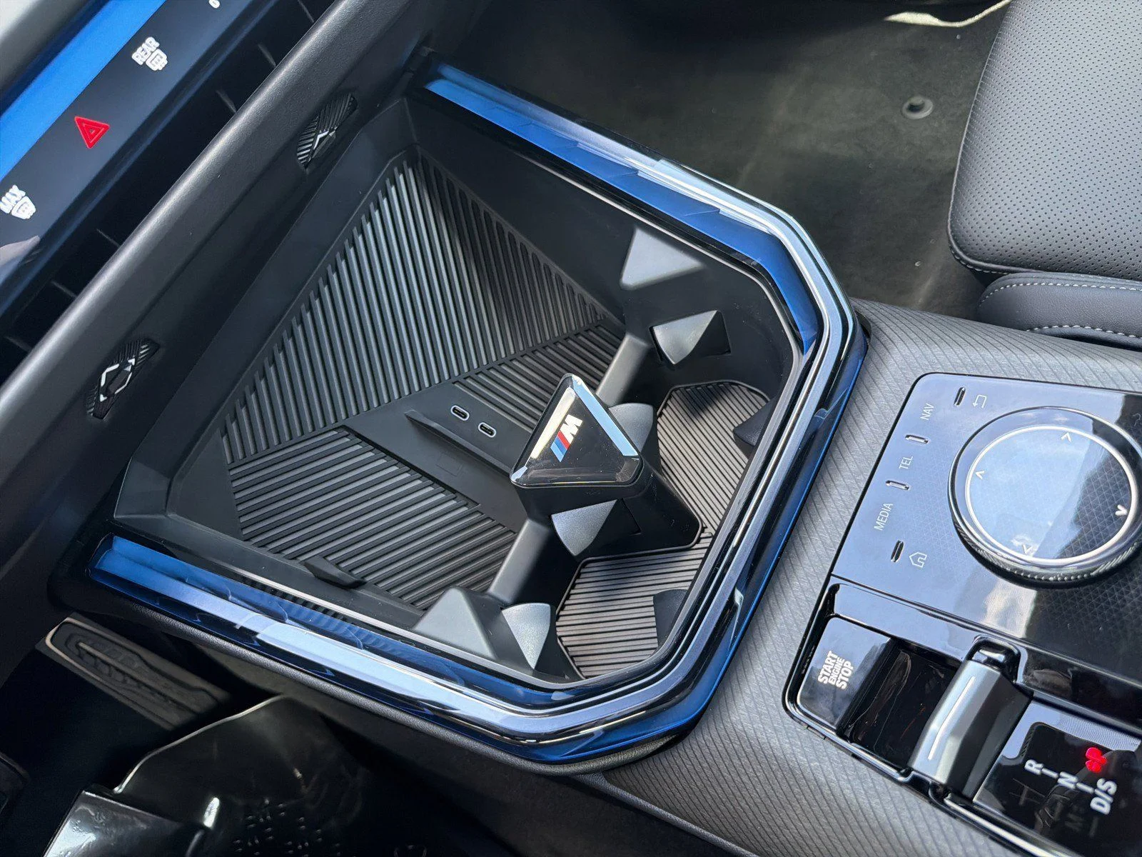 New 2026 Dune Grey Metallic BMW M50 xDrive image 33