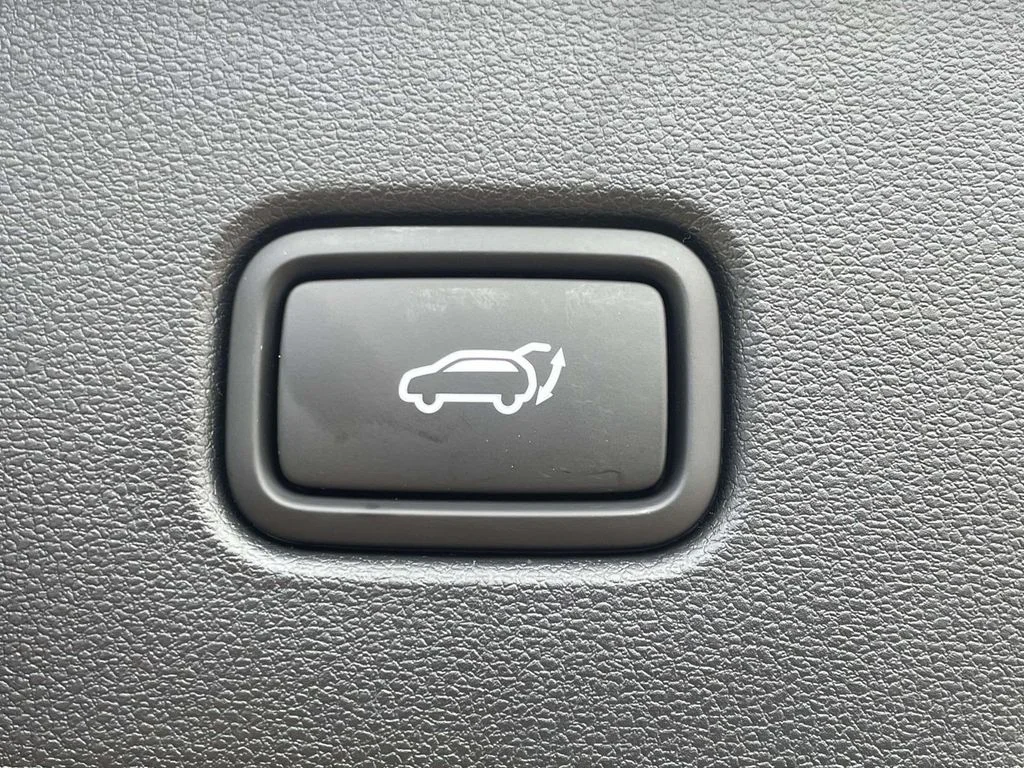 New 2026 White Hyundai SEL image 9