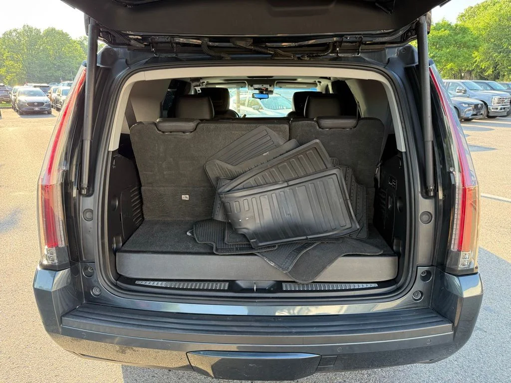 Used 2019 Gray Cadillac Luxury image 25