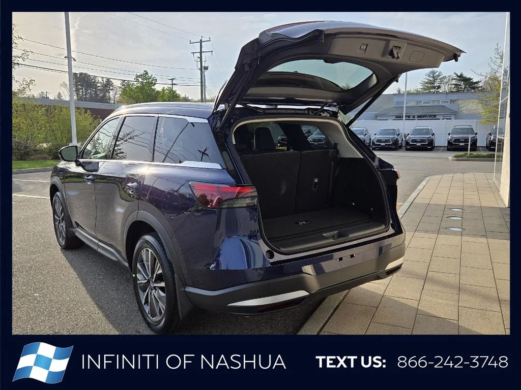 New 2027 GRAND BLUE INFINITI Luxe AWD image 18