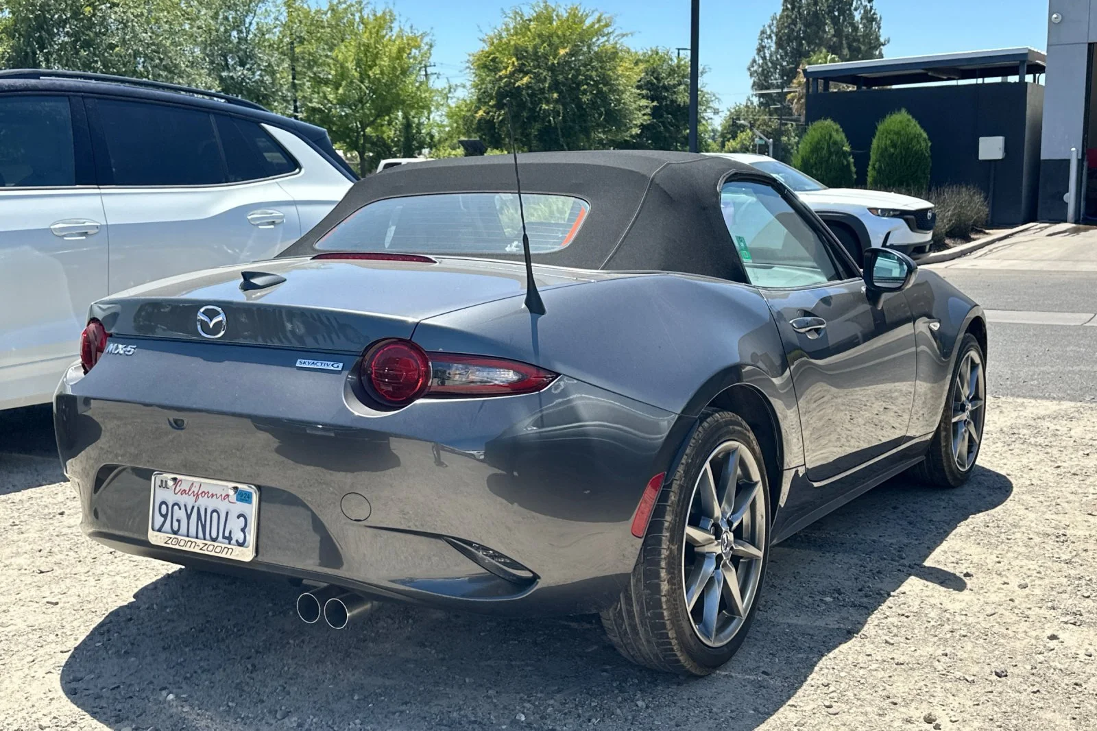 Used 2023 Machine Gray Metallic Mazda Grand Touring image 5