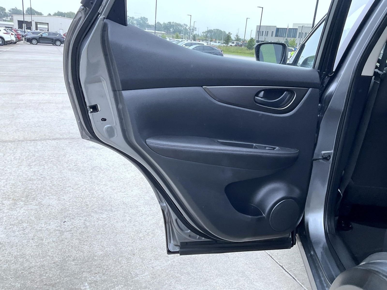 Used 2021 Gray Nissan S image 18