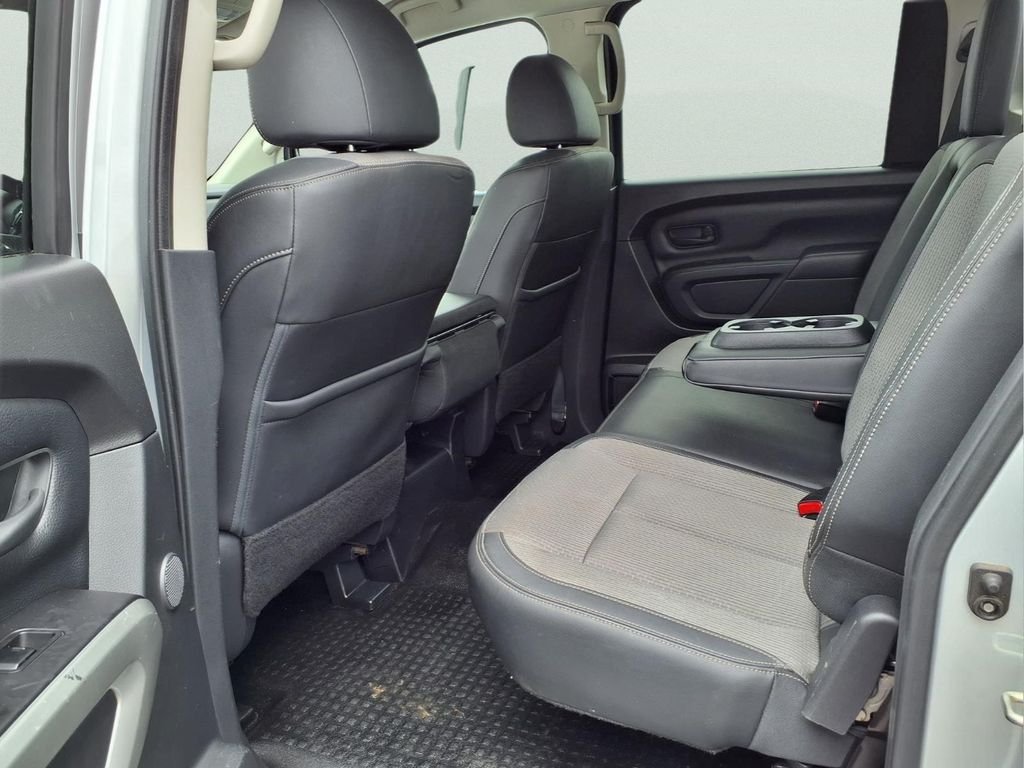Used 2019 Silver Nissan S Diesel image 22