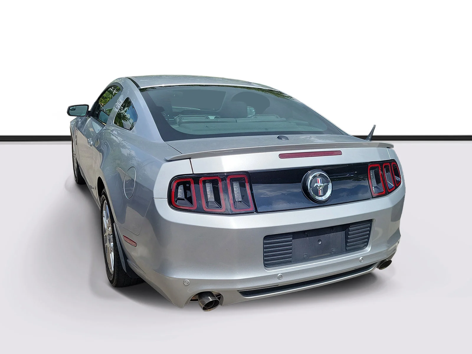 Used 2013 Ingot Silver Ford V6 Premium image 4