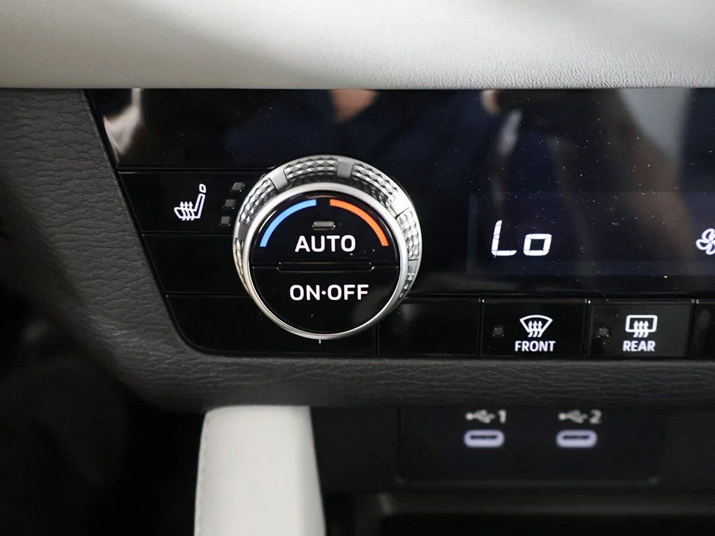 2025 Mitsubishi Outlander SE - Photo 51