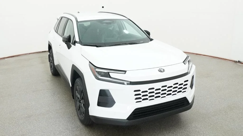 New 2026 Ice Cap Toyota XLE Premium image 8
