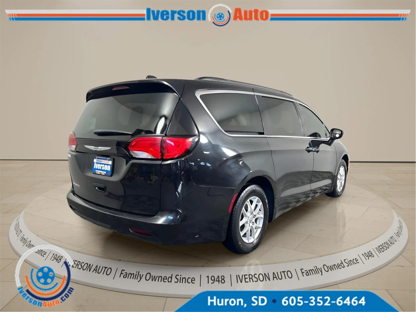 Used 2020 Brilliant Black Crystal Pearlcoat Chrysler LXI image 12