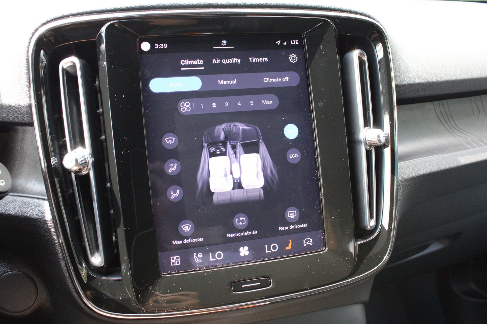 Used 2023 White Volvo Ultimate image 5