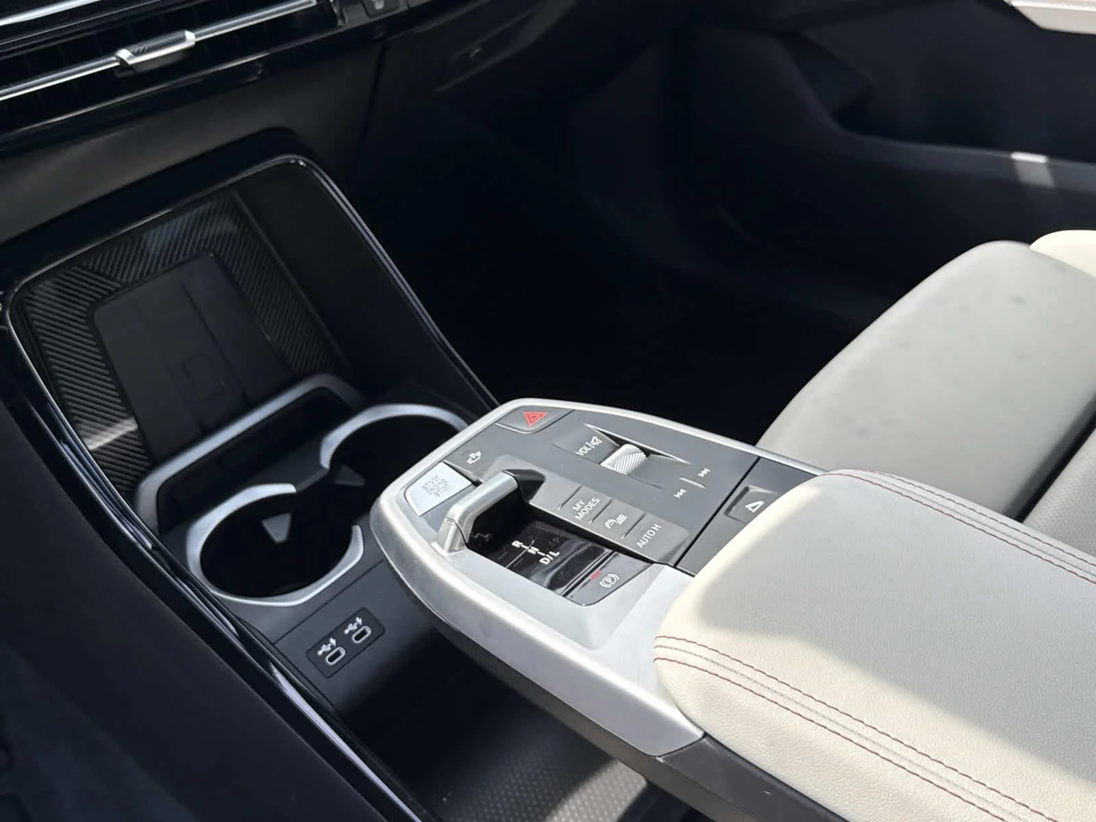 Used 2024 Vegas Red Metallic BMW xDrive28i image 21