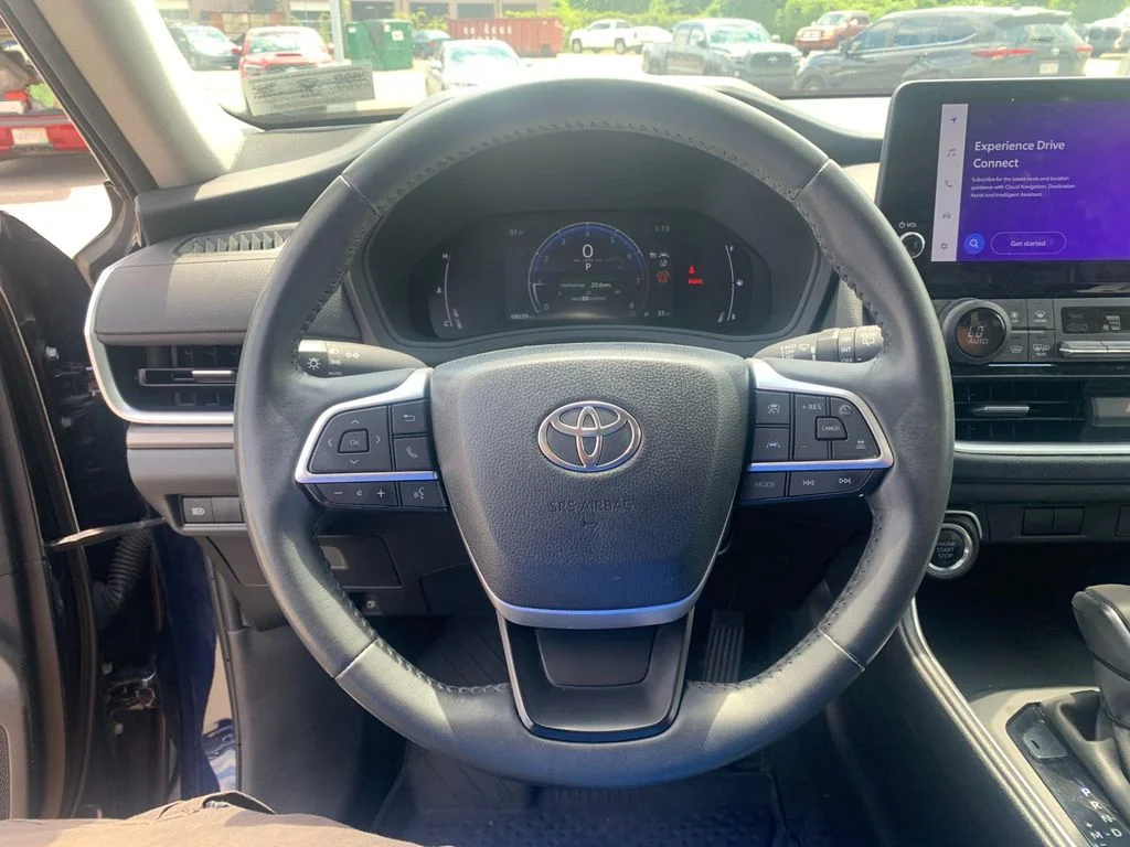 Used 2024  Toyota XLE image 26