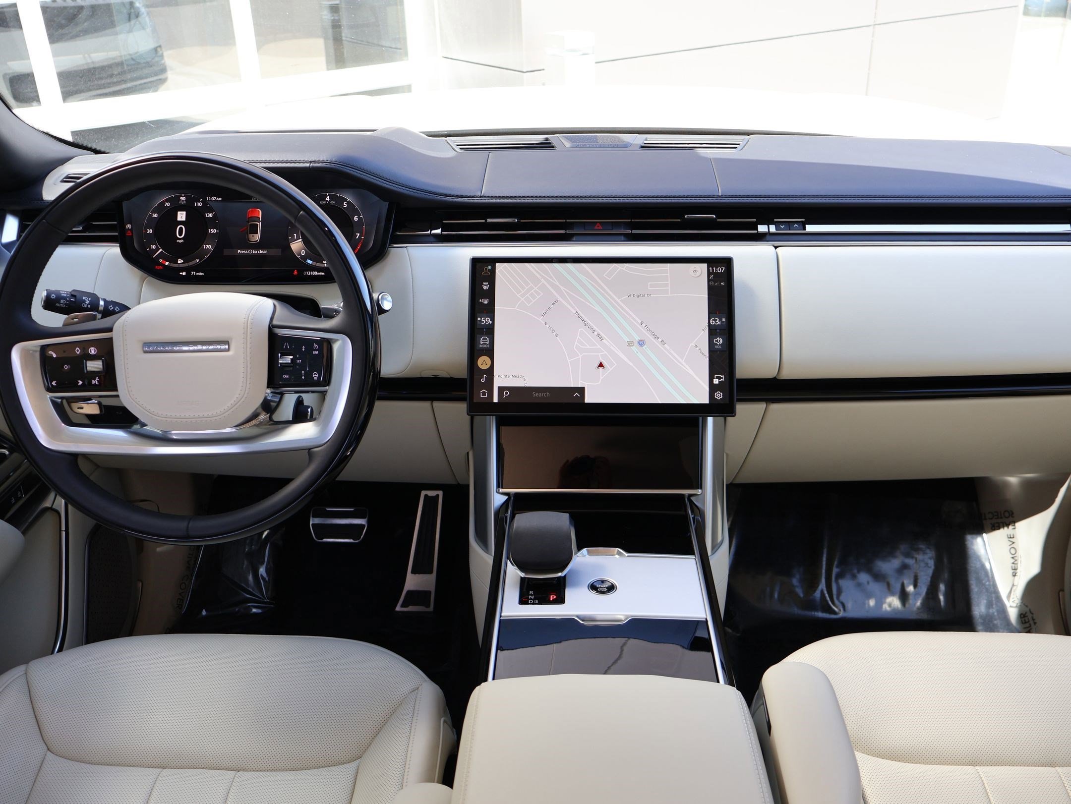 Certified Used 2025 Fuji White Land Rover Autobiography image 22