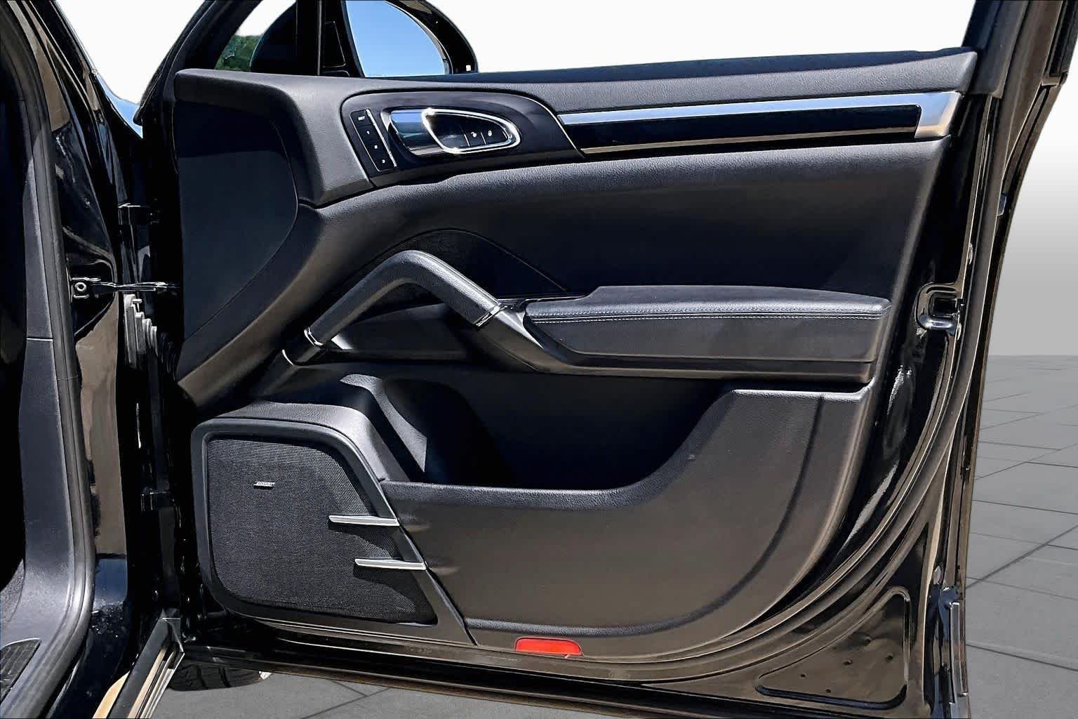 Used 2016 Black Porsche S E-Hybrid image 21