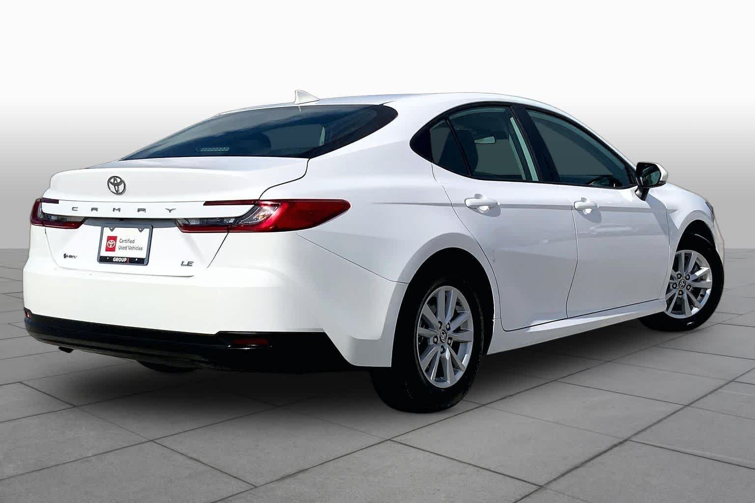 Used 2025 Ice Cap Toyota LE image 13