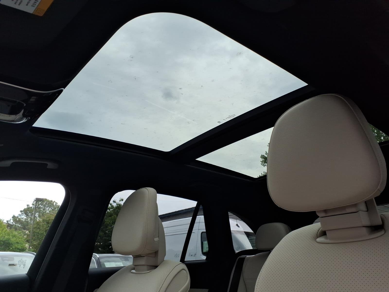 New 2026 SILVER Mercedes-Benz GLC 300 image 26