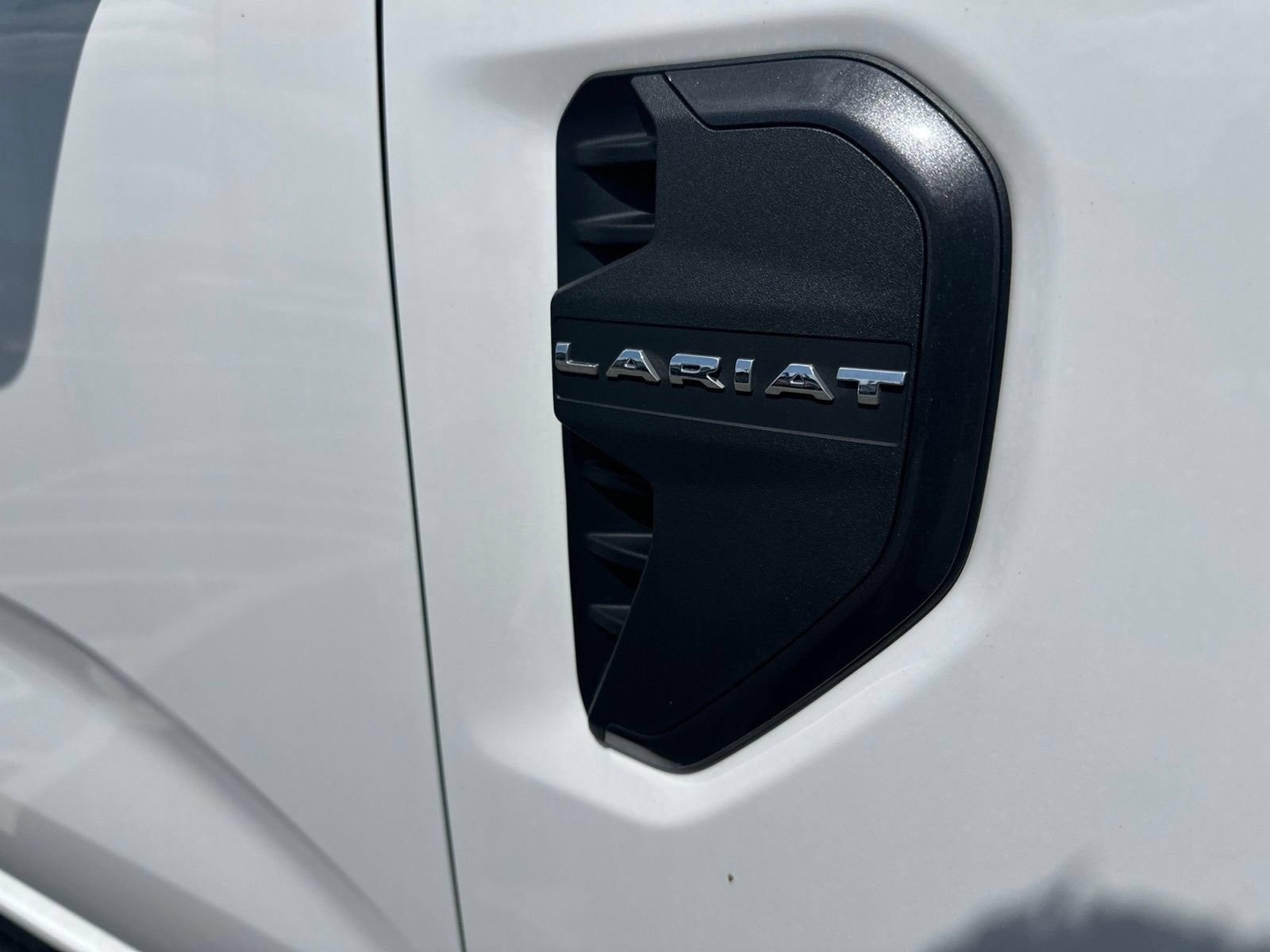 Certified Used 2024 Oxford White Ford Lariat image 11