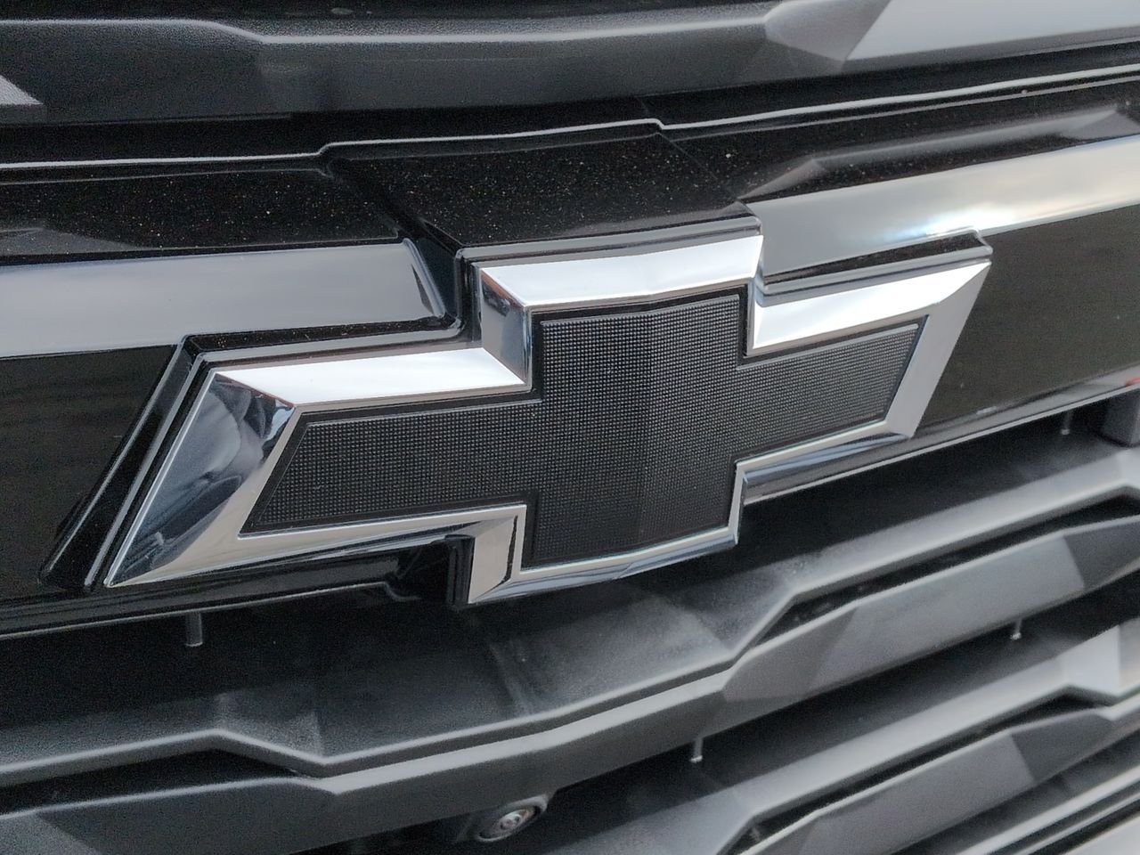 New 2026 Black Chevrolet Z71 image 32