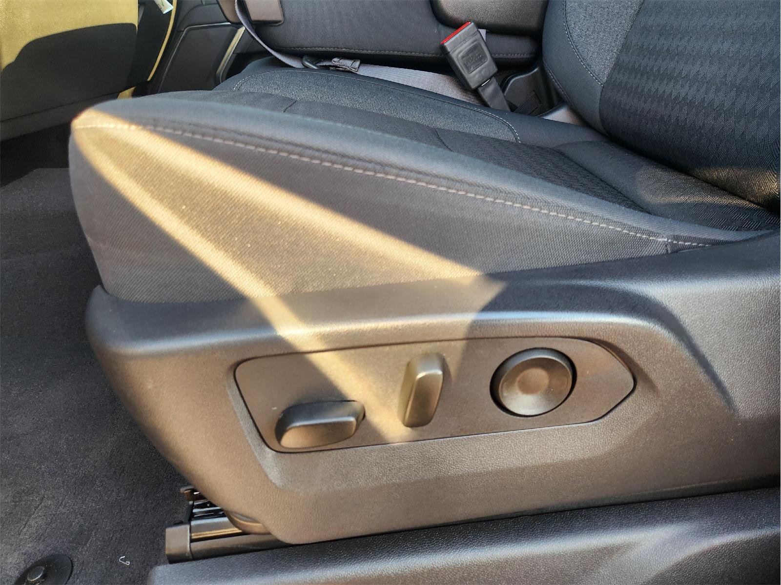 2025 Chevrolet Silverado 1500 photo 25 of 34