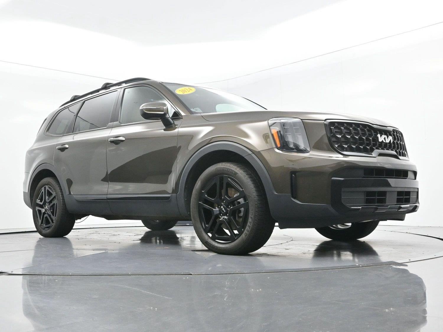 Used 2024 Dark Moss Kia EX X-Line image 54
