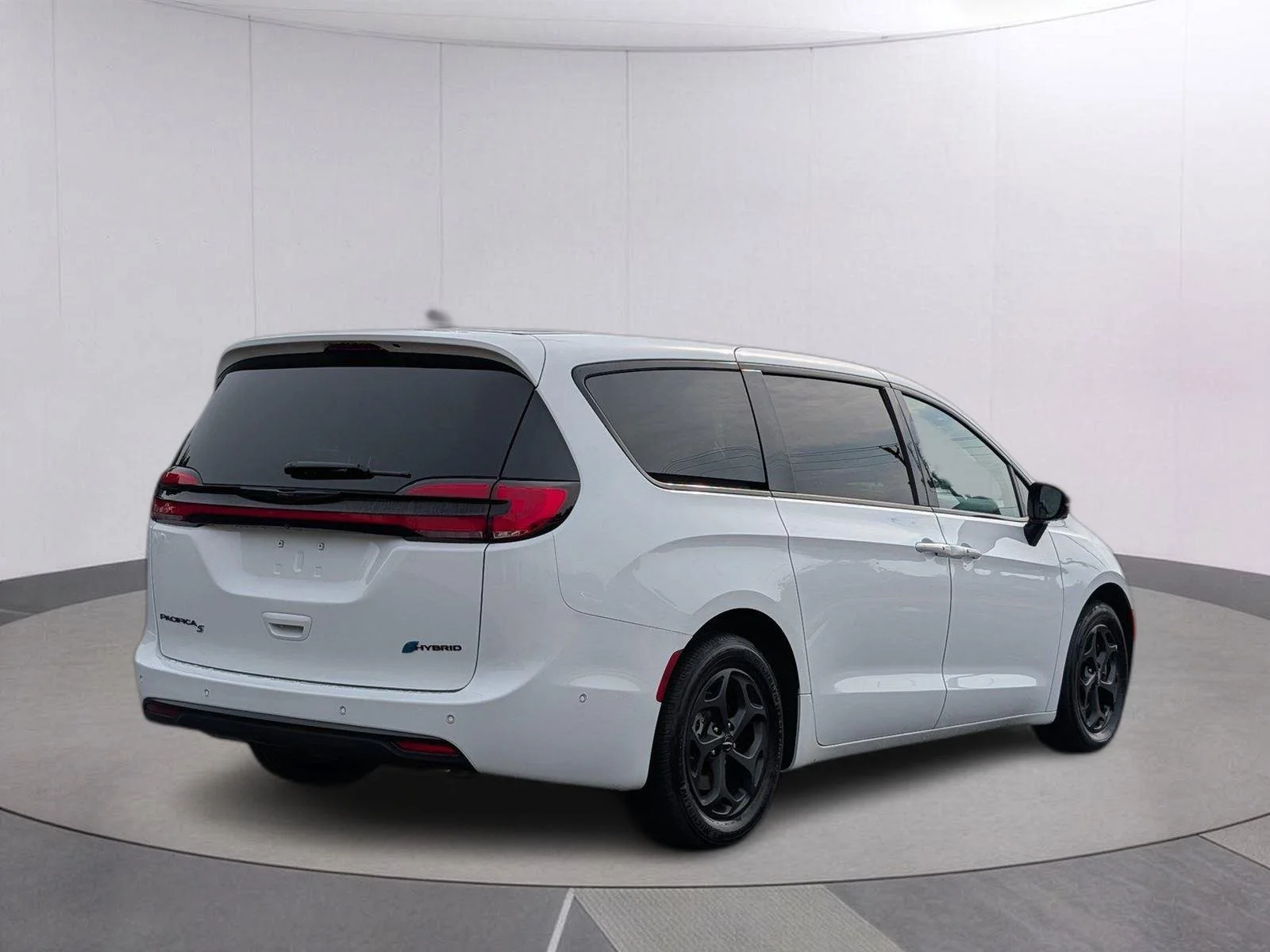 Used 2024 Bright White Clearcoat Chrysler Hybrid S Appearance Pkg image 5