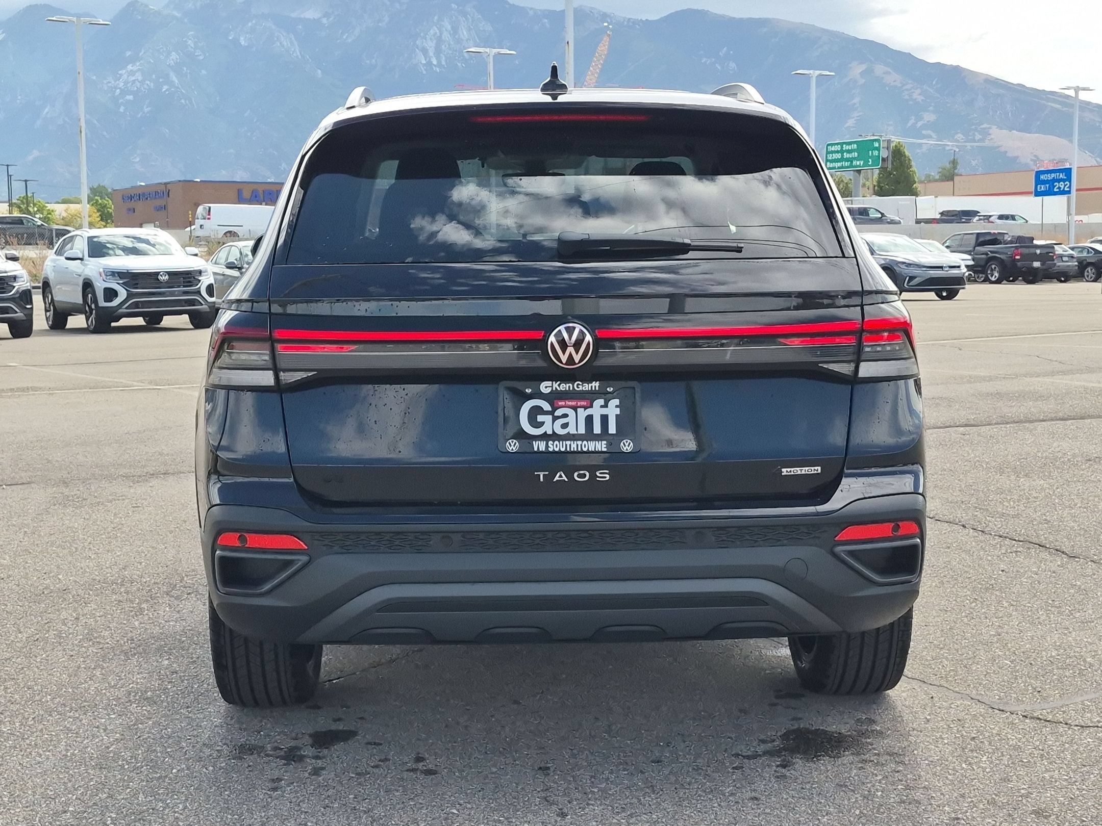 New 2026 Deep Black Pearl Volkswagen SE Black image 4