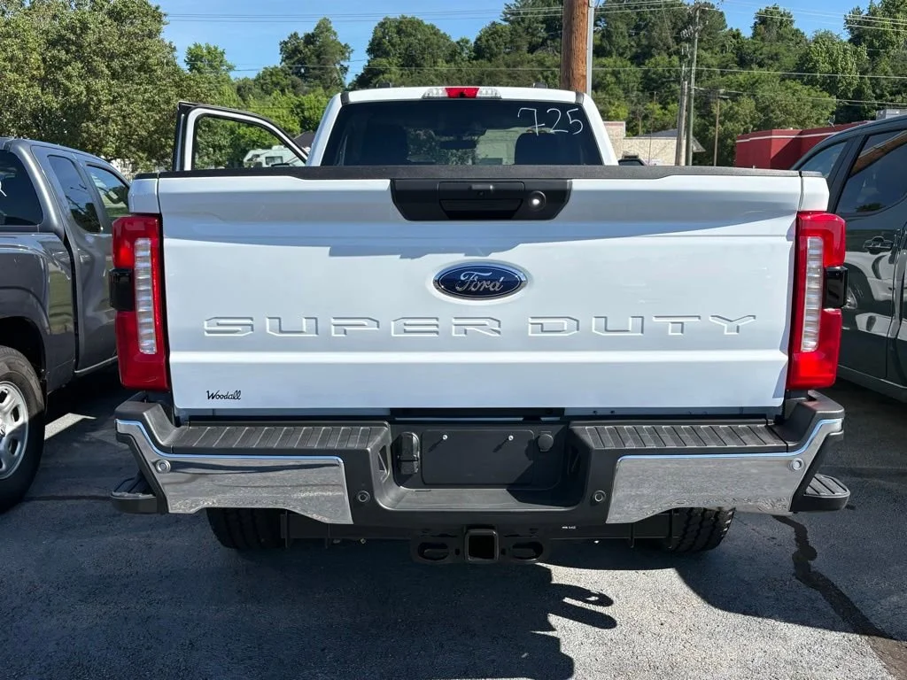 Used 2026 White Ford XL image 7