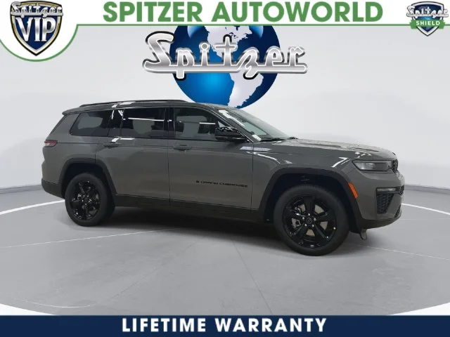 New 2027 Sting-Gray Clear-Coat Paint Jeep Limited image 3