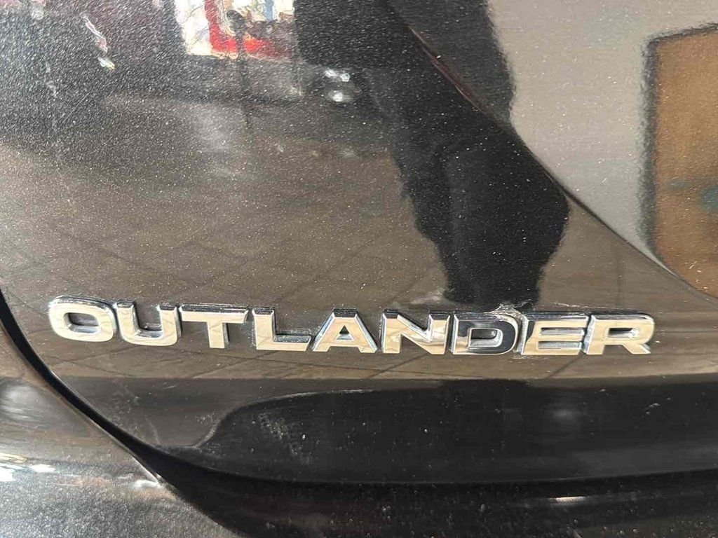 Used 2024 Black Mitsubishi SE Black Edition image 24